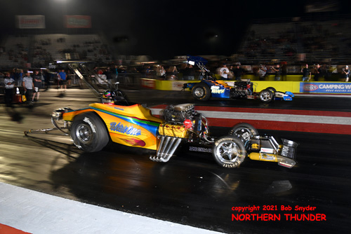 Donny McSwain - 
'Wild One' (near lane) vs Aaron Morrow - 'Nitro Relapse' (far lane)